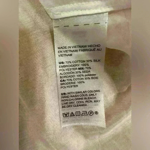 White House Black Market Embroidered Silk Blend Blouse Size Small NWT - Picture 11 of 11